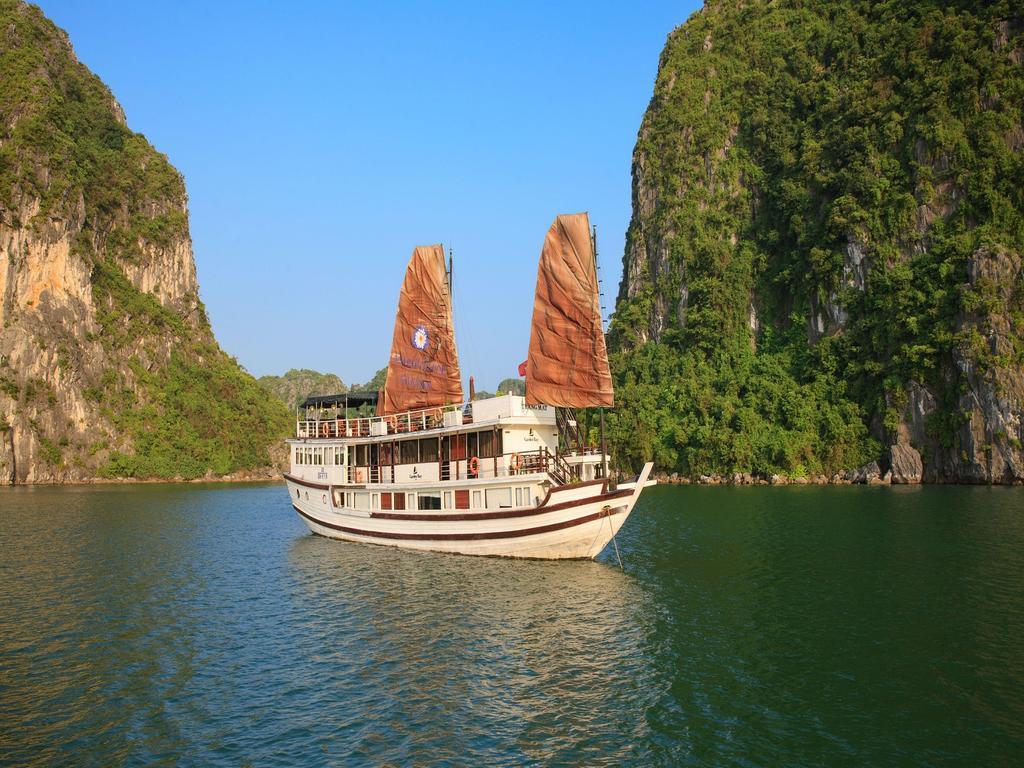 Garden Bay Luxury Cruise Hotel Ha Long Exterior foto