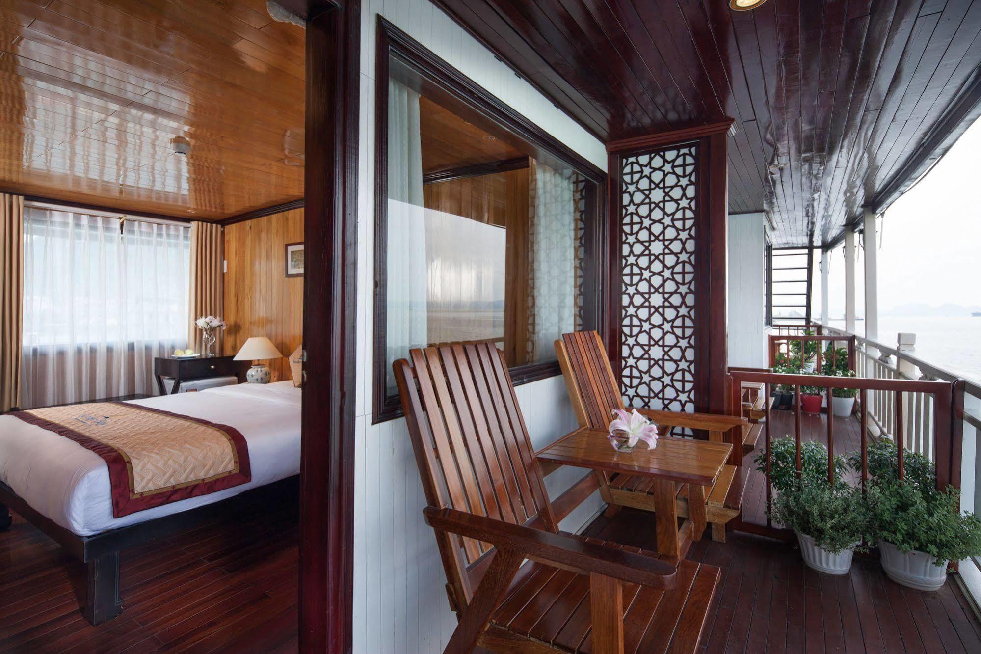 Garden Bay Luxury Cruise Hotel Ha Long Exterior foto
