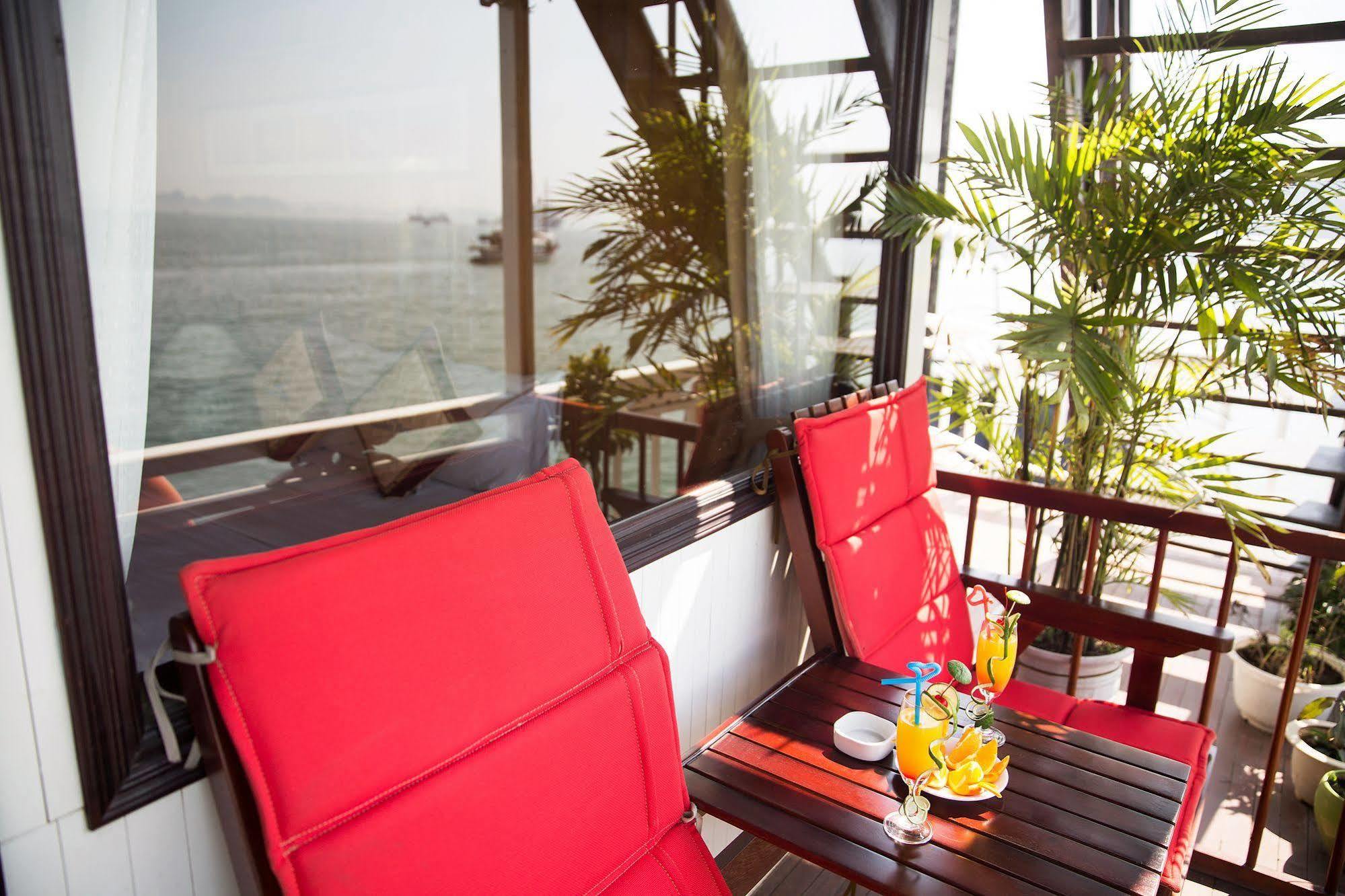 Garden Bay Luxury Cruise Hotel Ha Long Exterior foto