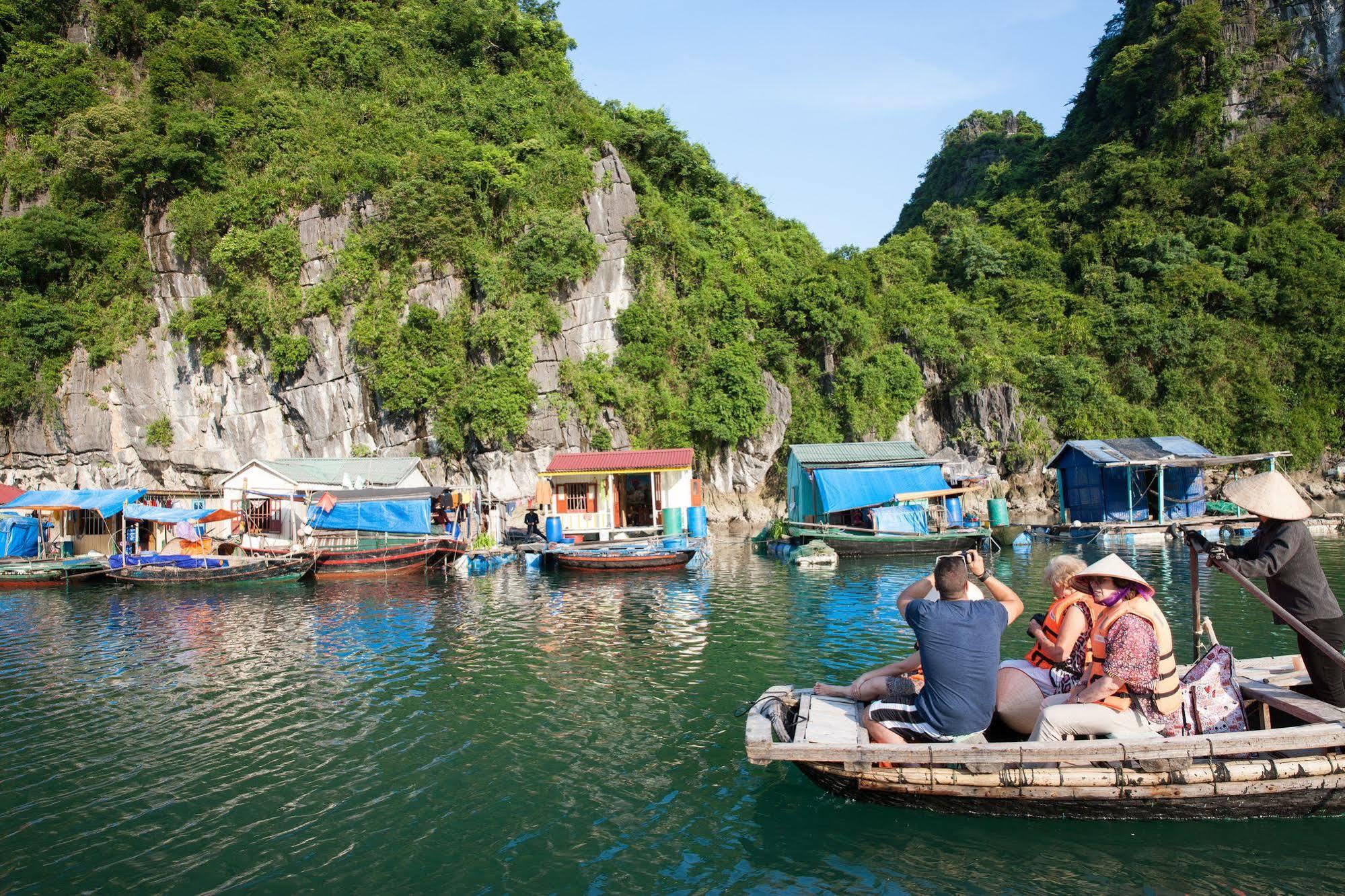 Garden Bay Luxury Cruise Hotel Ha Long Exterior foto