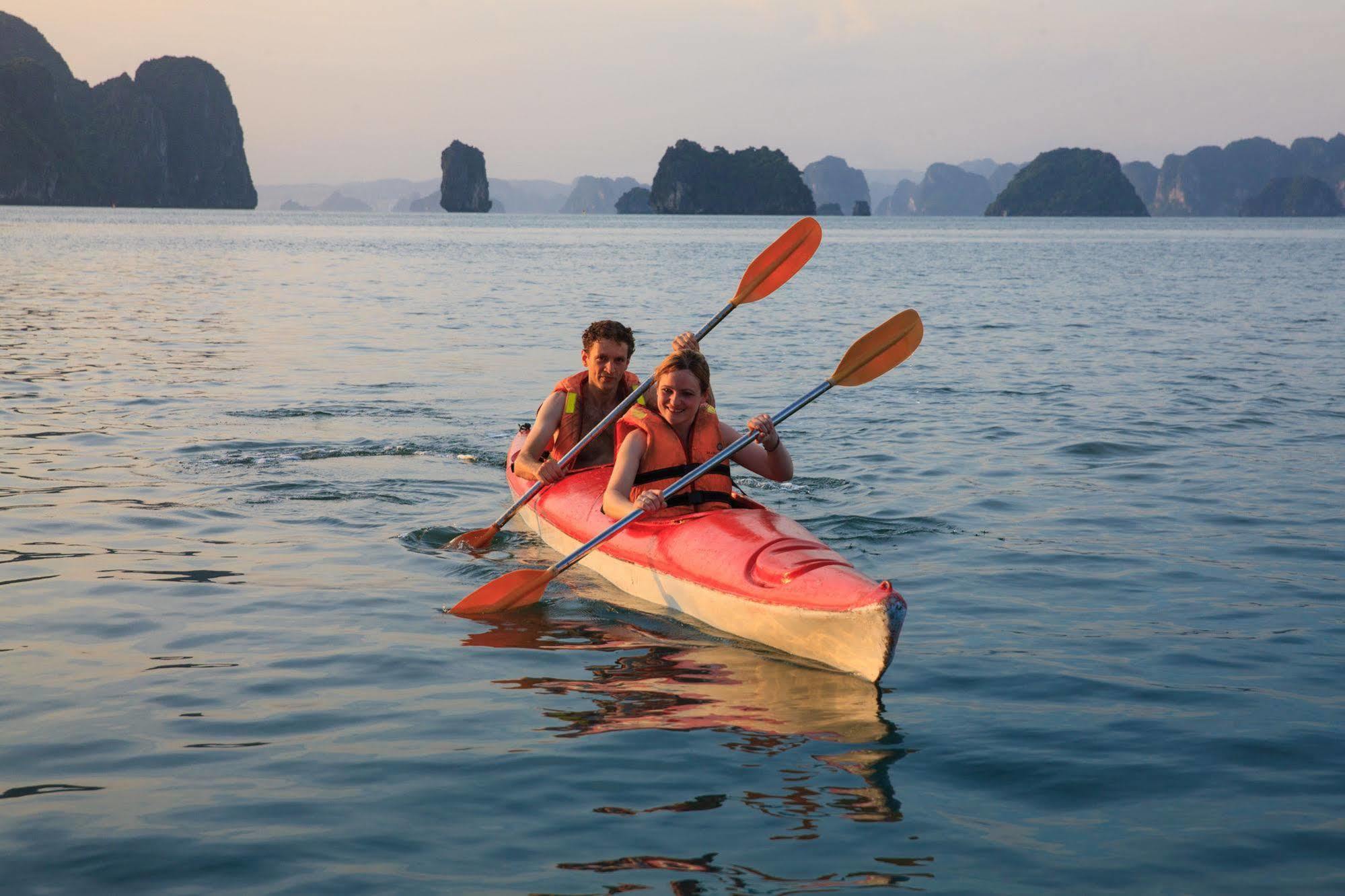 Garden Bay Luxury Cruise Hotel Ha Long Exterior foto