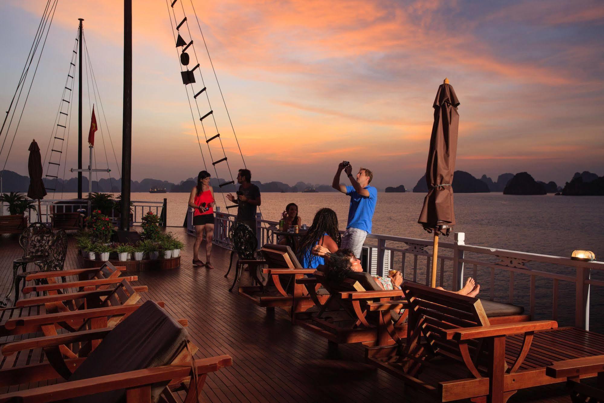 Garden Bay Luxury Cruise Hotel Ha Long Exterior foto