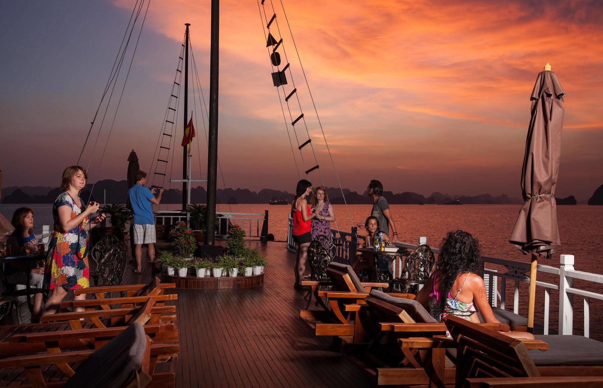 Garden Bay Luxury Cruise Hotel Ha Long Exterior foto