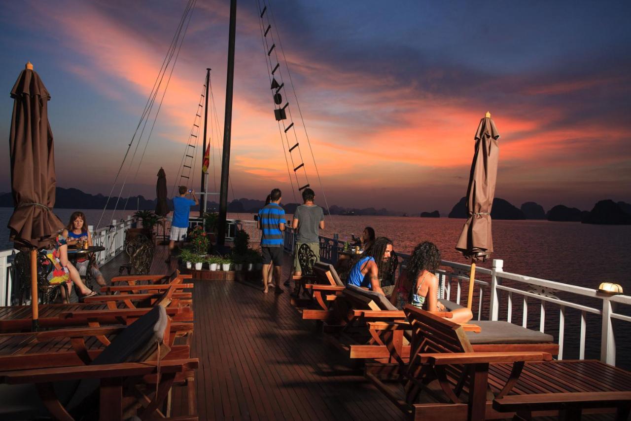 Garden Bay Luxury Cruise Hotel Ha Long Exterior foto